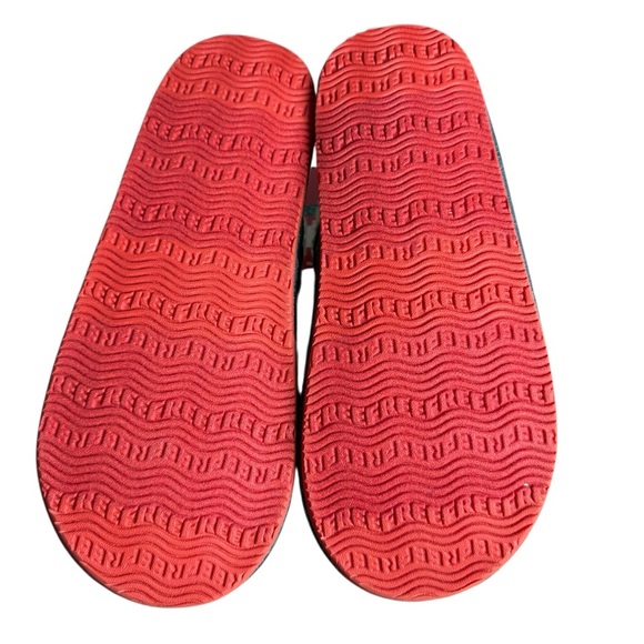 REEF Collab Tipsy Elves Women’s Slippers It’s Flipping Christmas Size Small 6 - Picture 4 of 7